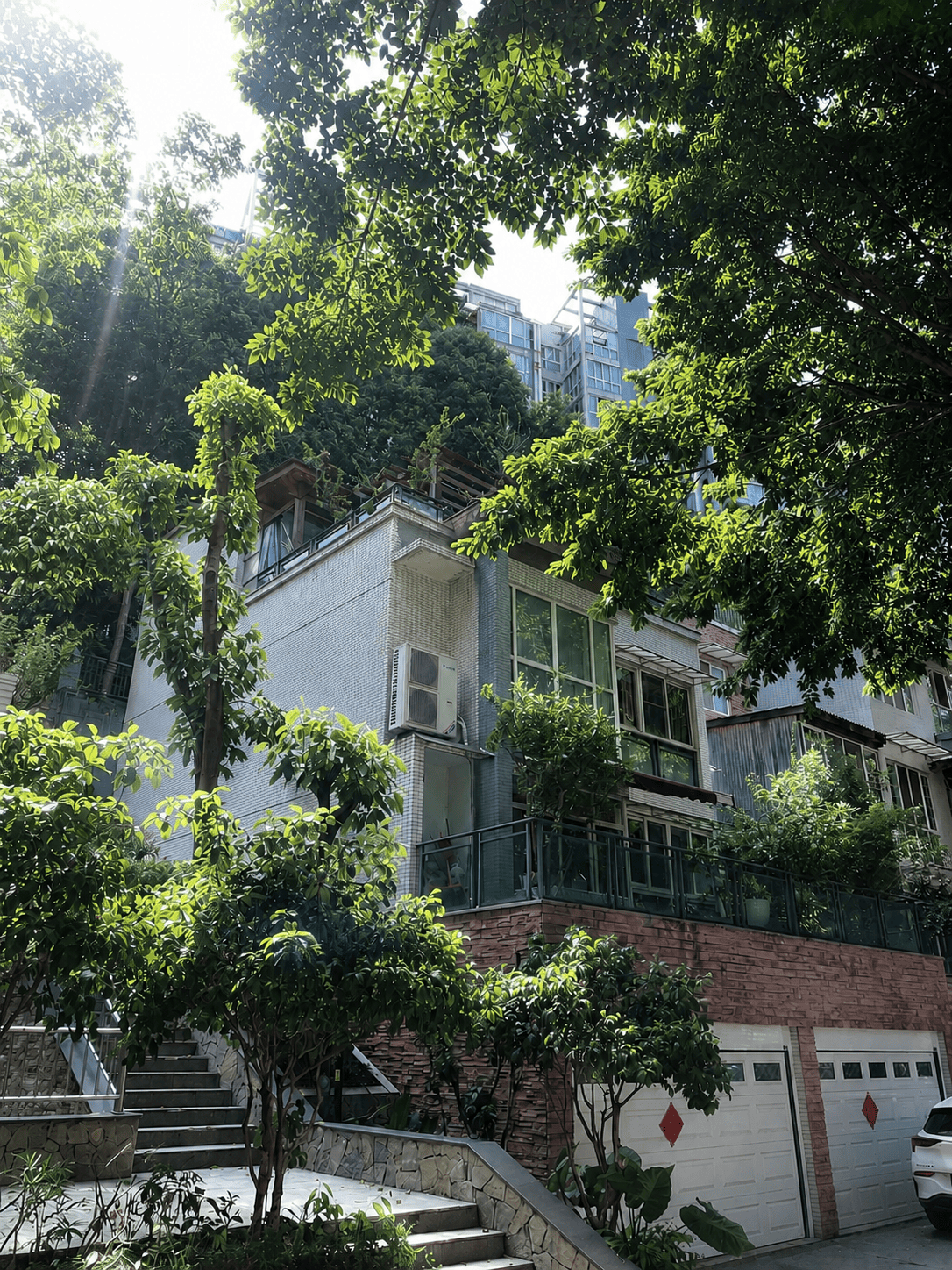 长寿岛居岁月从容升级：小小岛老别墅加装蒂升悦行款电梯